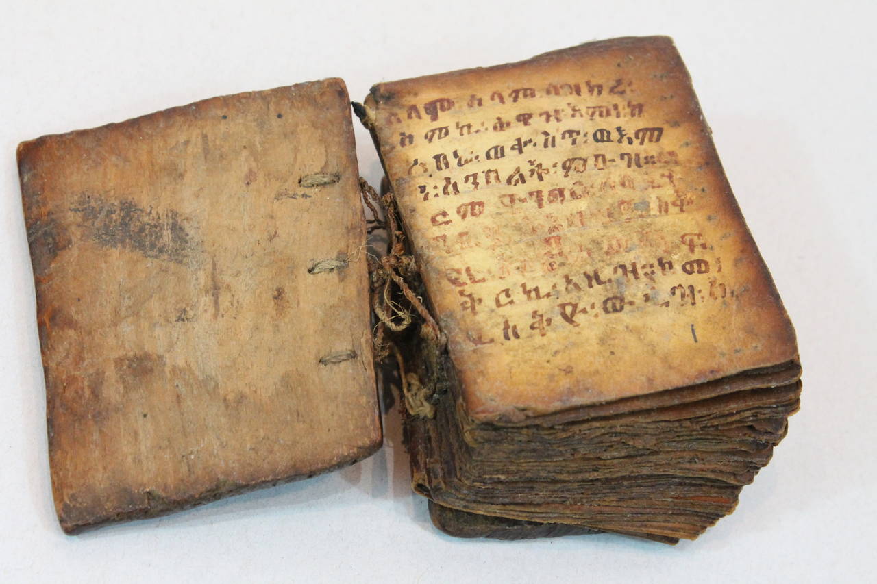 19th Century Ethiopian Coptic Vellum Prayer Book In Good Condition For Sale In 3 Oaks, MI