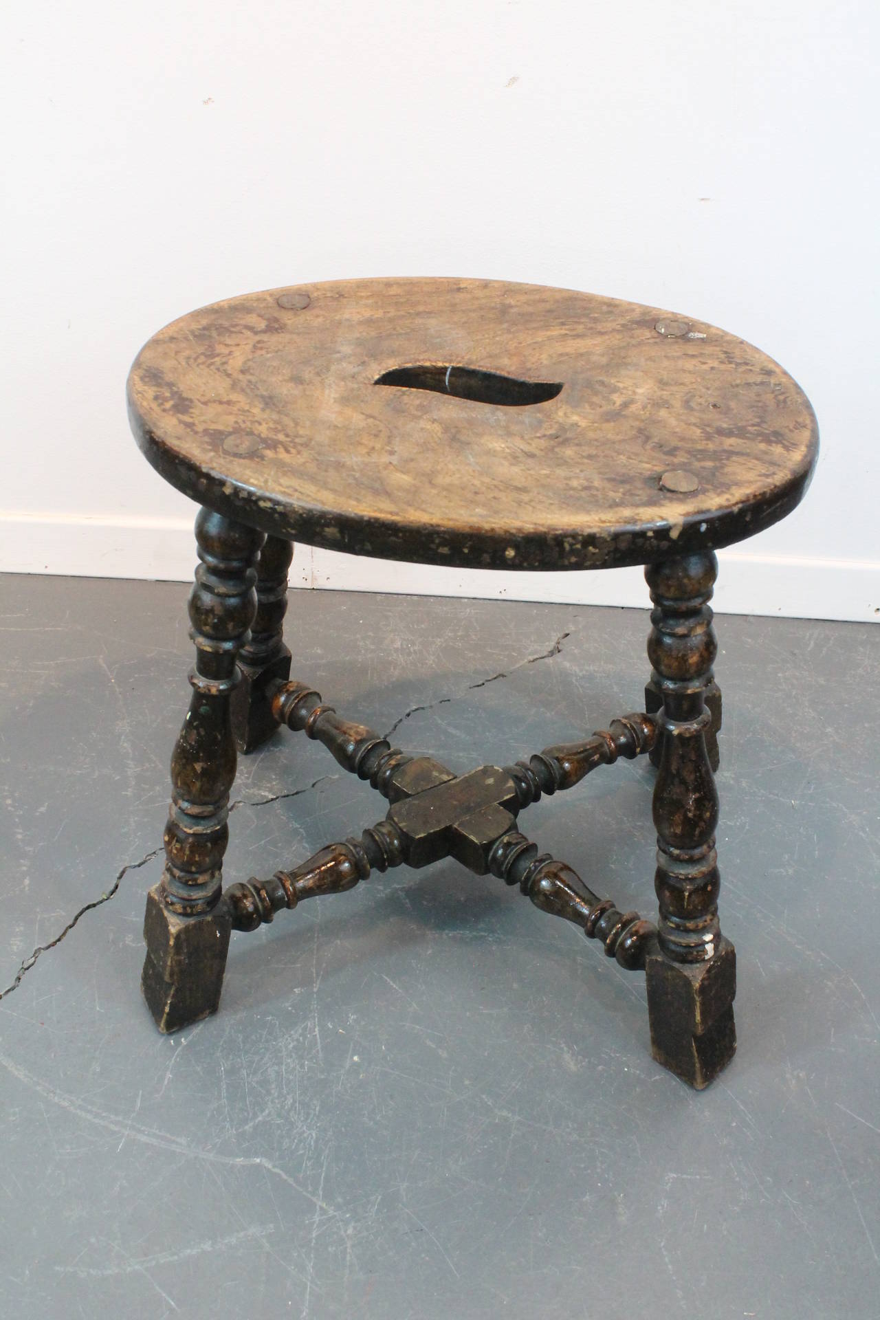 William and Mary Carrying Stool In Good Condition For Sale In 3 Oaks, MI