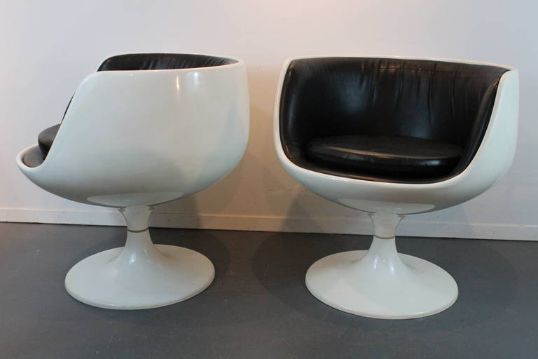 Mid-20th Century Pair of Eero Aarnio Cognac Swivel Chairs
