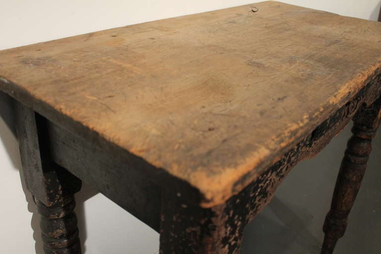 Pine 19th Century Distressed Turned Leg Table