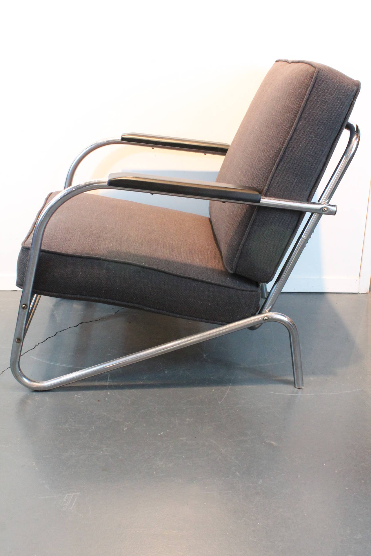 Streamline Art Deco Lounge Chair In Good Condition For Sale In 3 Oaks, MI