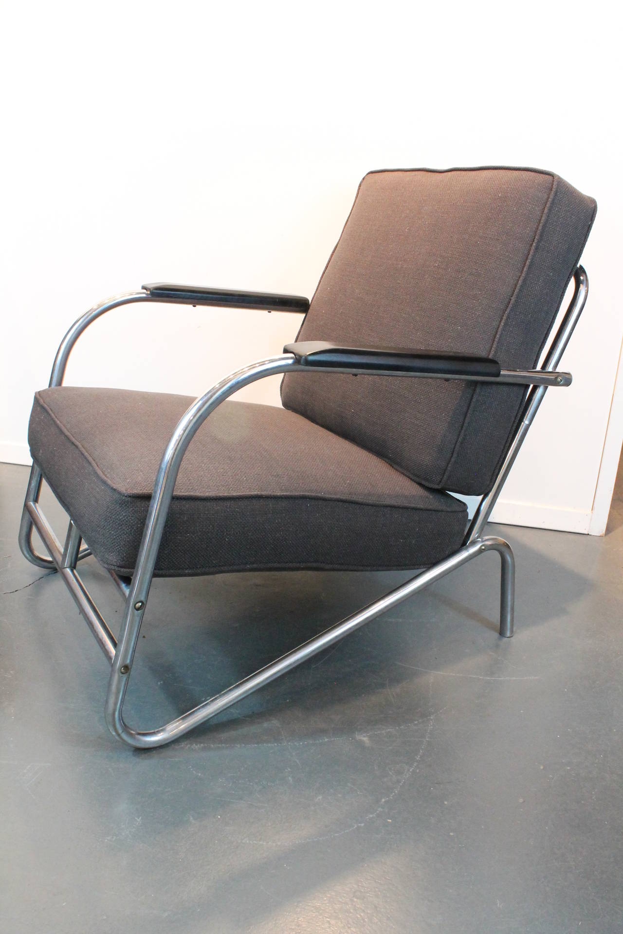 20th Century Streamline Art Deco Lounge Chair For Sale