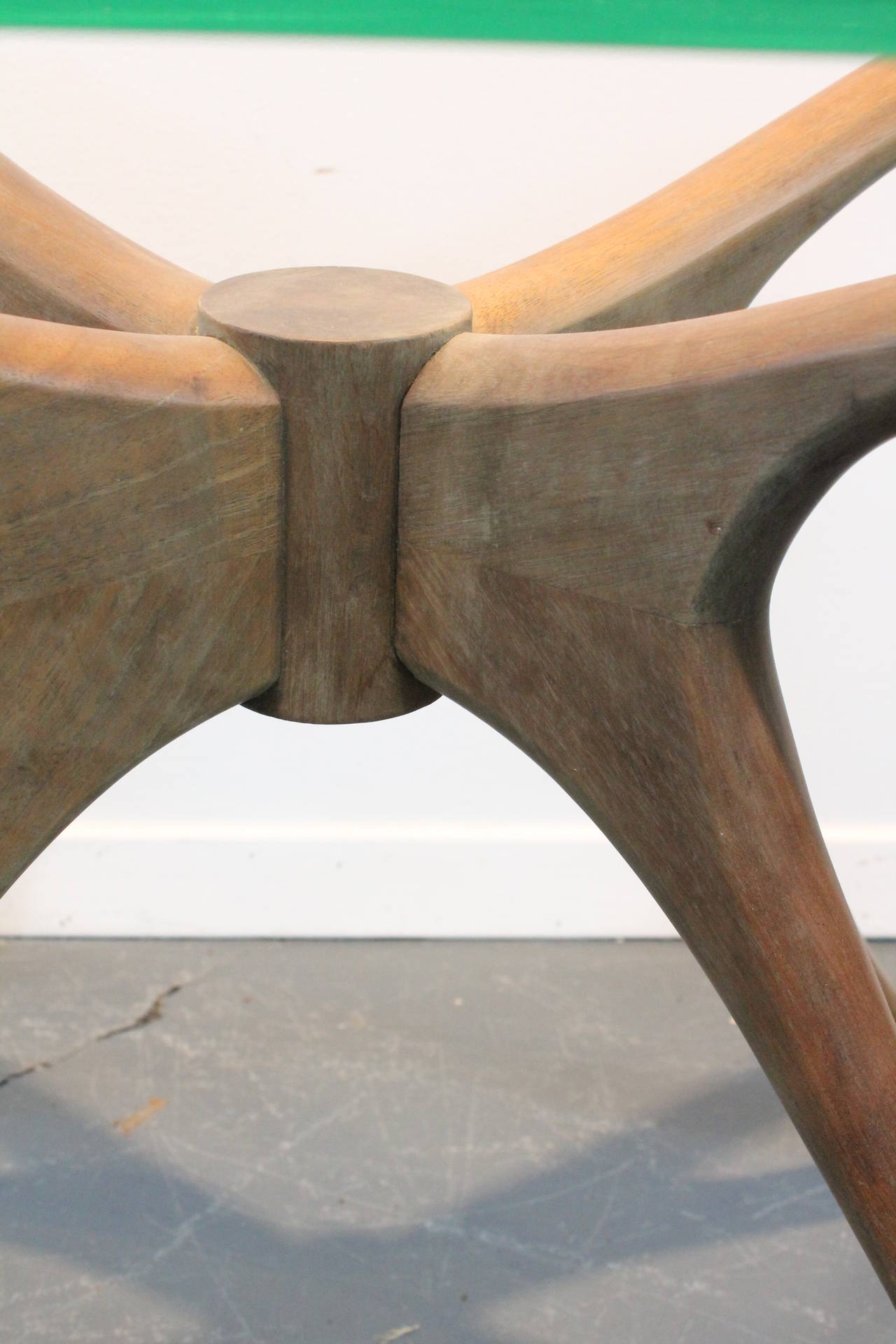 Biomorphic Mid-Century Modernist Sculptural Side Table For Sale 1