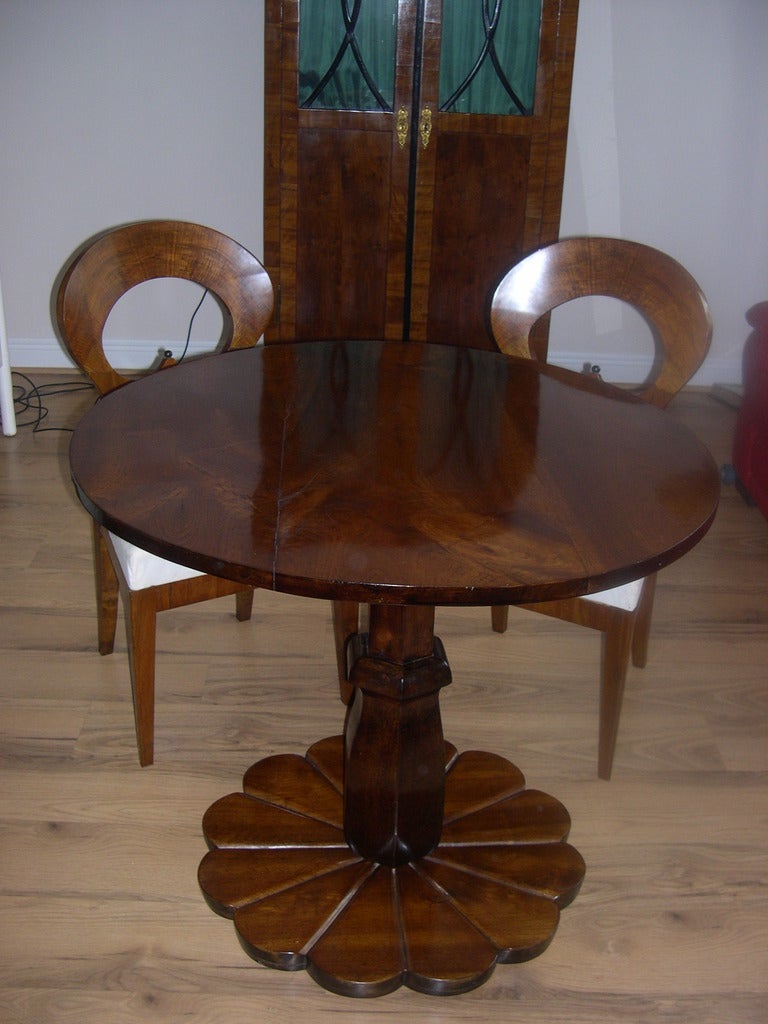 19th Century Superb Austrian Early  1812 Biedermeier Walnut Center Table For Sale