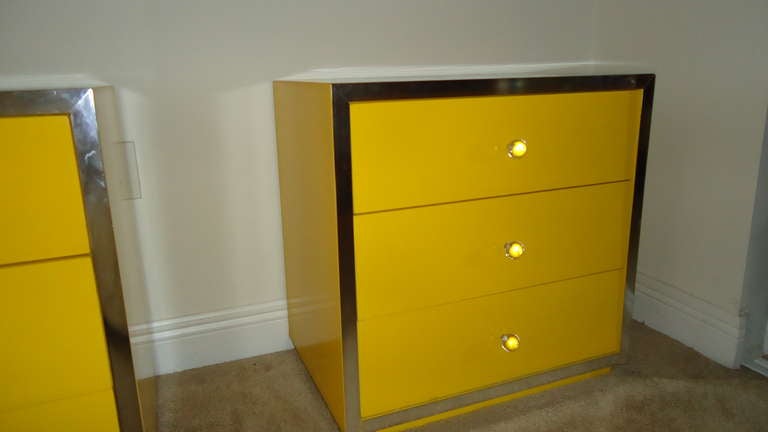 Stunning Canary Yellow Pair of Commodes Mid Century Modern In Good Condition For Sale In Boca Raton, FL