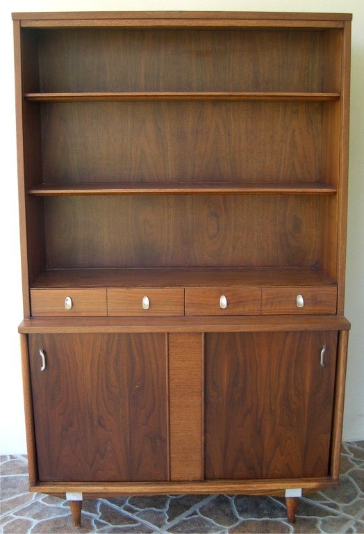 American Paul Mc Cobb Mid-Century Modern Walnut  Bookcase For Sale