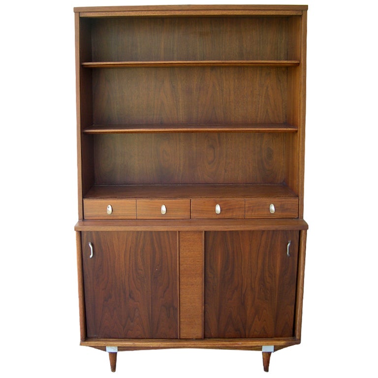 Paul Mc Cobb Mid-Century Modern Walnut  Bookcase For Sale