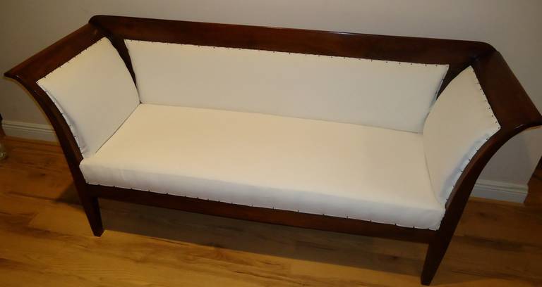 Austrian Vienesse Biedermeier 1820 Solid Walnut  Sofa Settee For Sale