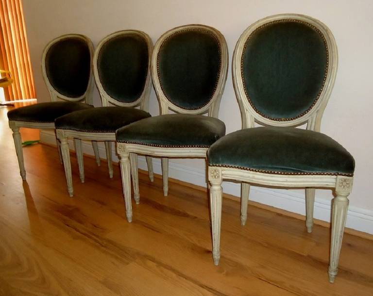 Set of 4  19 th c  Gustavian c Medalion Chairs