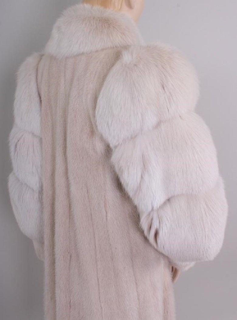 SALE ! Fabulous Sheared Mink White Fox Floor Length Puffed Sleeves Coat In Excellent Condition For Sale In Boca Raton, FL