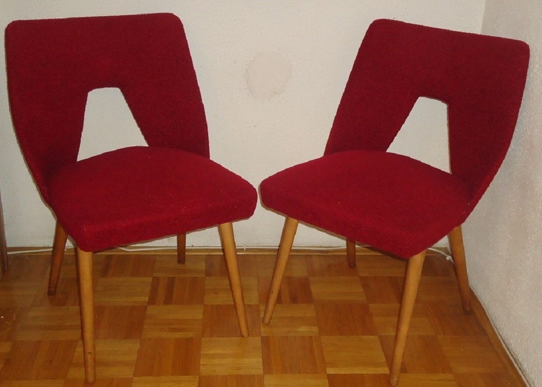 Elegant pair of Italian Mid century modern dark red club chairs, in the style of Carlo di Carli.