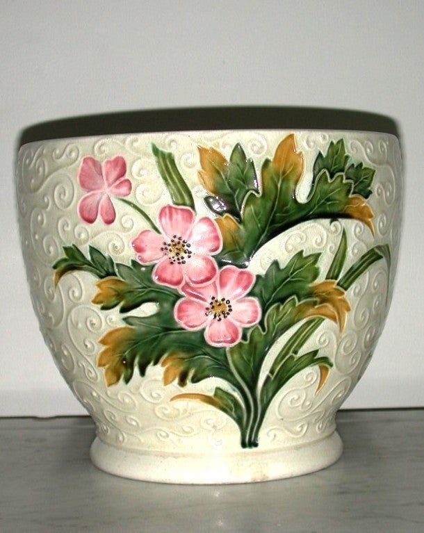 Austrian Art Nouveau Cachepot Majoica Flower Pot/planter In Good Condition For Sale In Boca Raton, FL