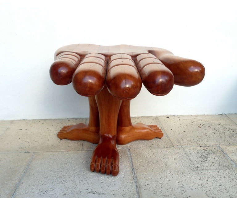 Surrealismus Skulpturaler Handtisch Pedro Friedeberg (Mexikanisch) im Angebot