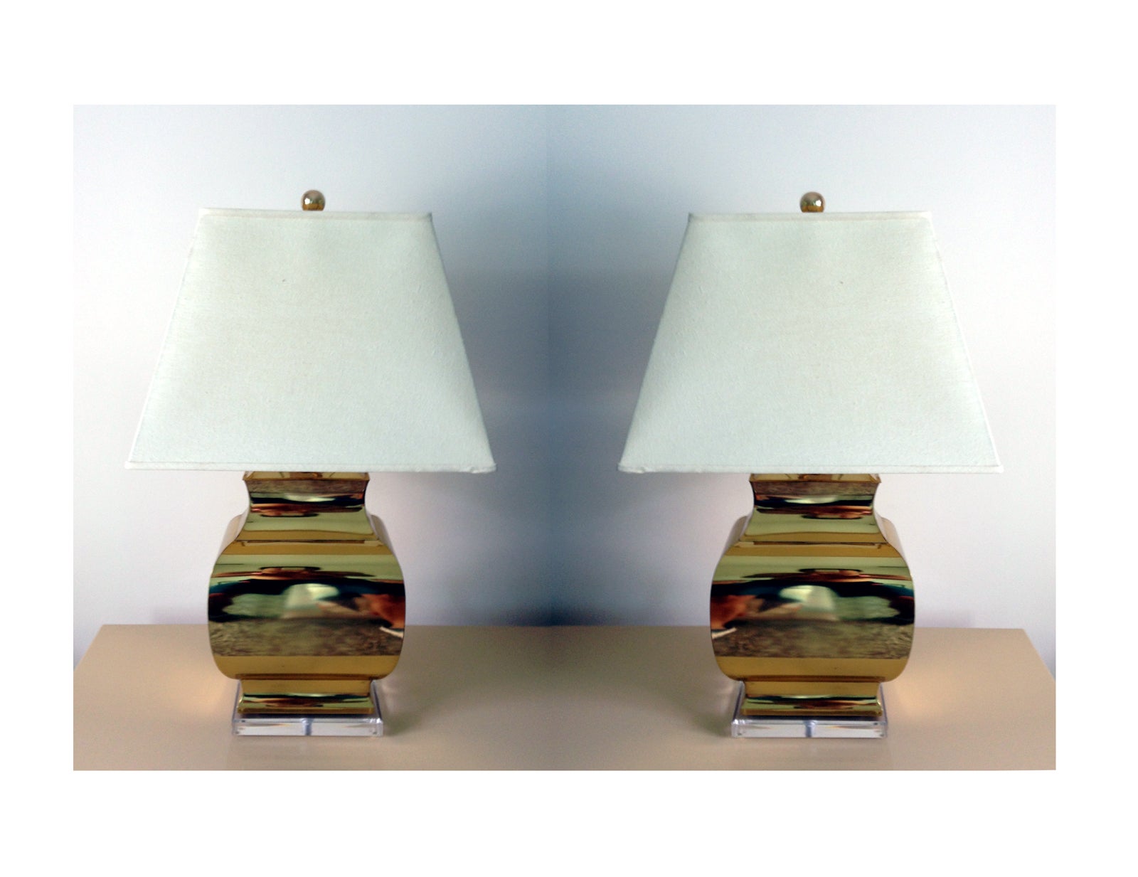 Pair Large Modern geometrical urn shape Brass Lamps For Sale
