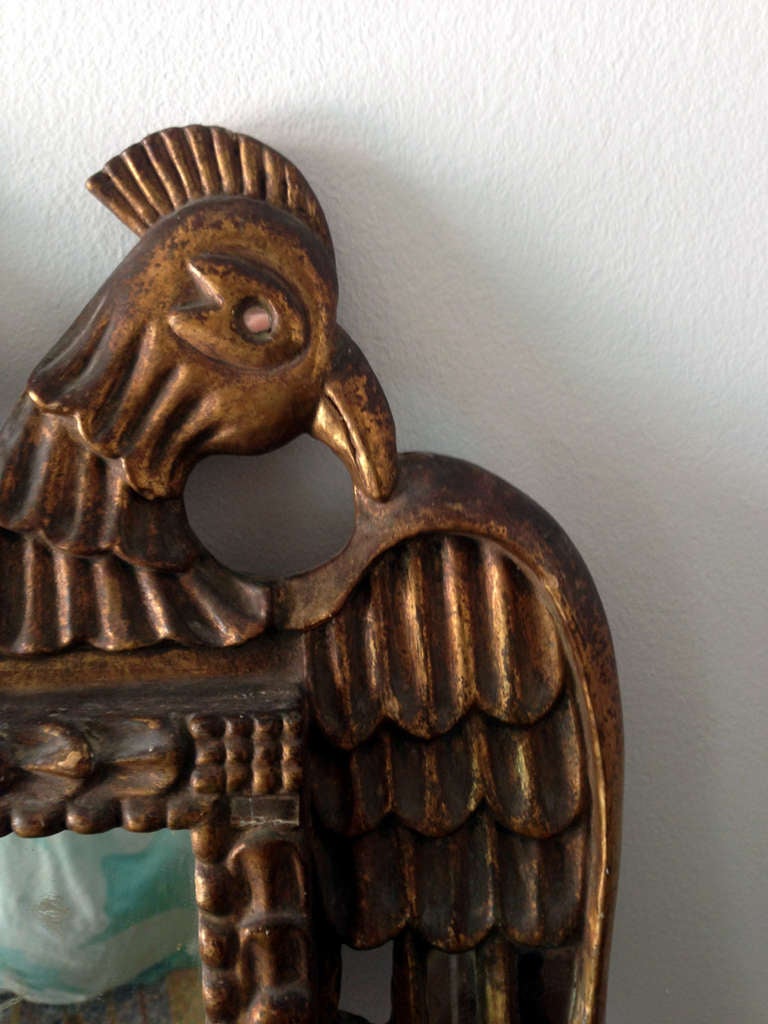 Doré Miroir colonial espagnol ancien avec cadre en bois sculpté et doré