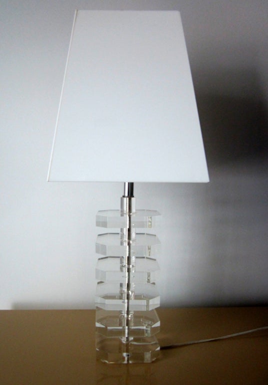 Pair Stunning Vintage Lucite Lamps With Acrylic Shades In Good Condition In Atlanta, GA