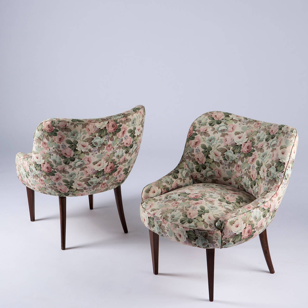 Set of Two Wood Club Chairs In The Style of Guglielmo Ulrich, Italy, 1950s In Good Condition For Sale In Milan, IT