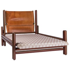 Letto "Toledo" di Carlo Scarpa by Simon Gavina