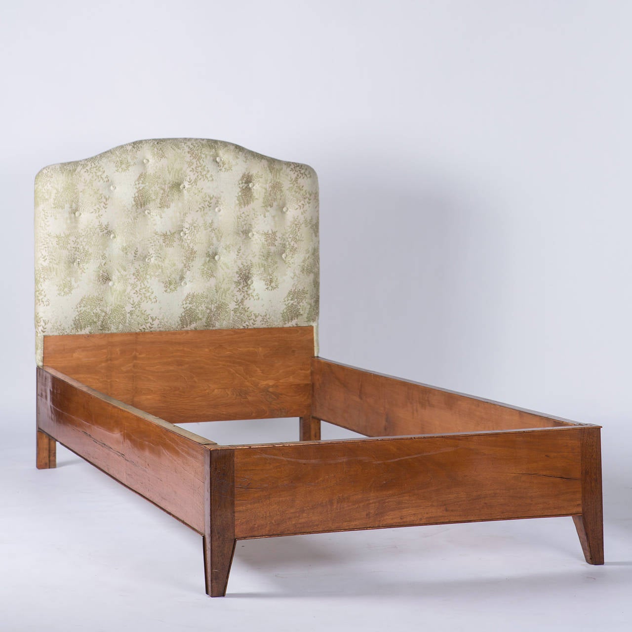 Italian Set of Two Wood Single Beds by Gio Ponti, Italy, 1940s For Sale