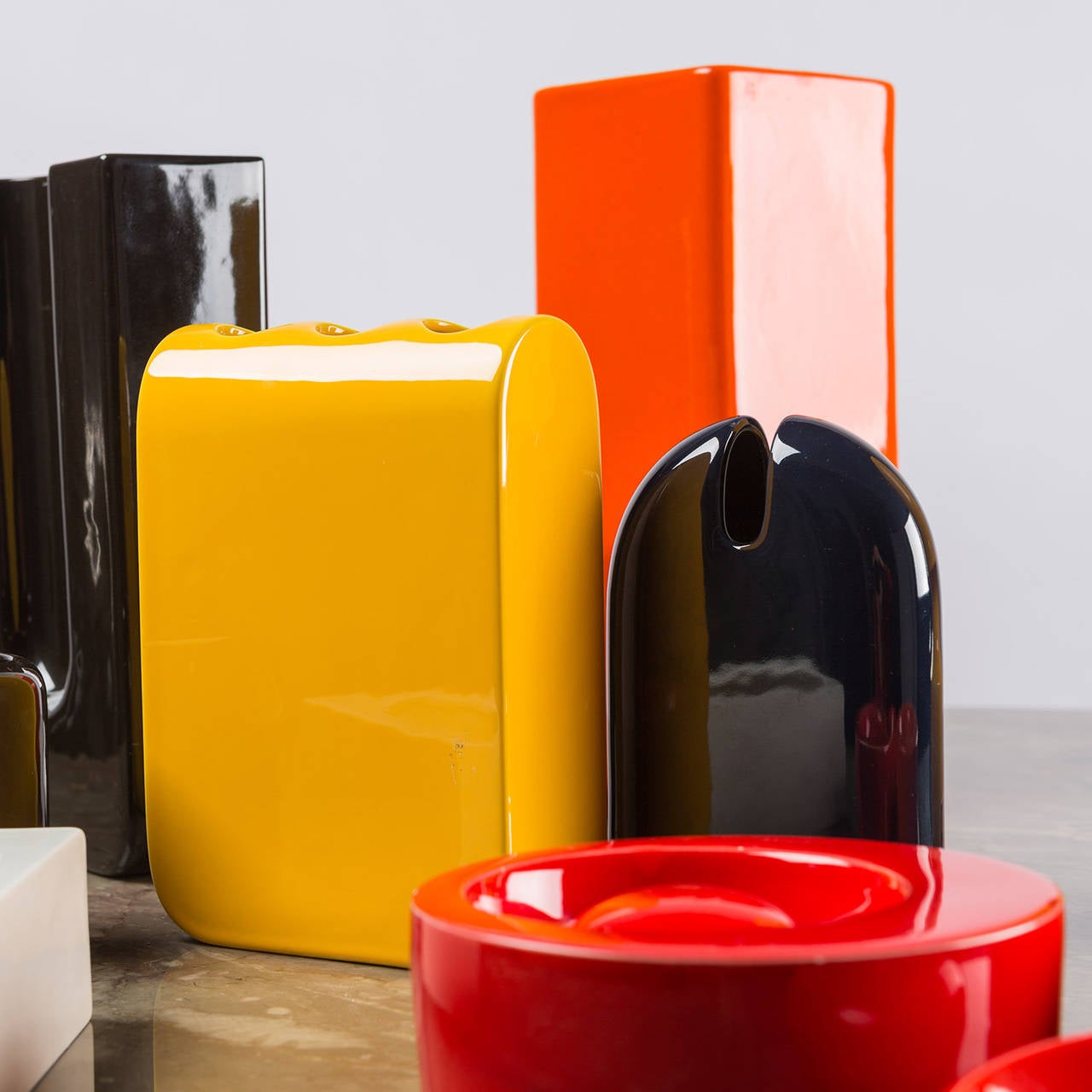 Fine XX secolo Raro set di 11 centrotavola in ceramica di Angelo Spagnolo per Sicart, Italia, anni '70 in vendita