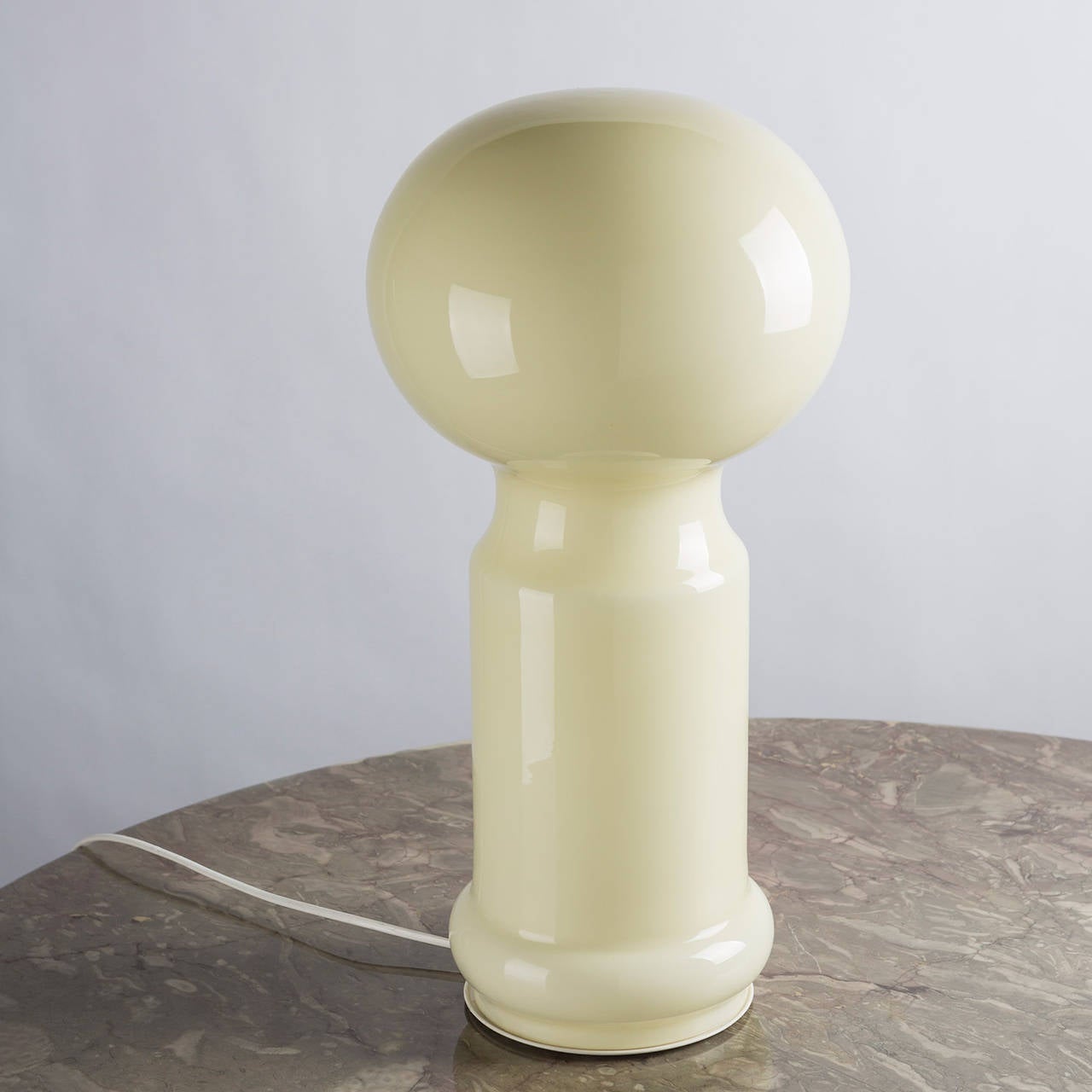 Imposing Pale Yellow Murano Glass Table Lamps by Vistosi, Italy, 1960s In Good Condition For Sale In Milan, IT