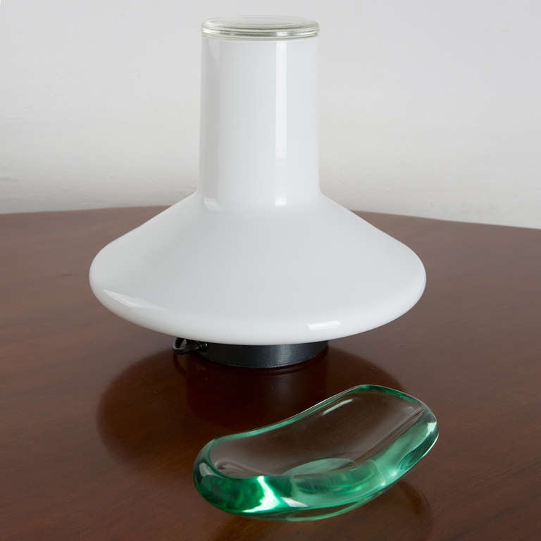 Seltene Tischlampe „Coro“ aus Glas von Roberto Pamio für Leucos, Italien, 1980er Jahre im Zustand „Gut“ im Angebot in Milan, IT
