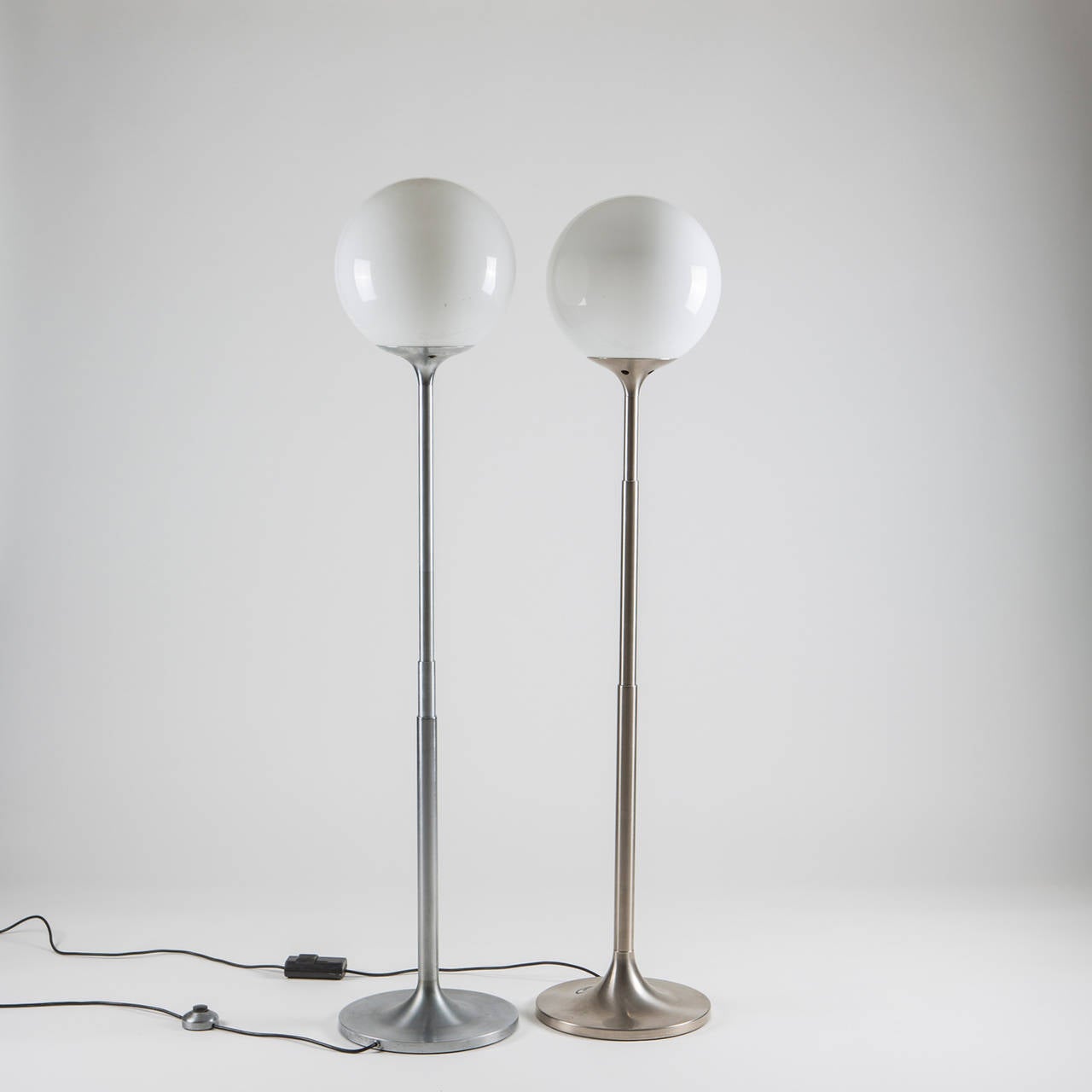 italien Ensemble de deux lampadaires extensibles Polluce d'Enzo Mari pour Artemide, années 1960 en vente