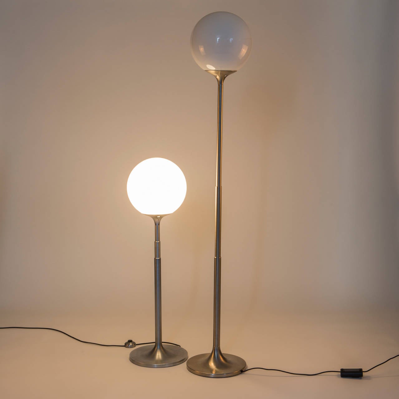Milieu du XXe siècle Ensemble de deux lampadaires extensibles Polluce d'Enzo Mari pour Artemide, années 1960 en vente
