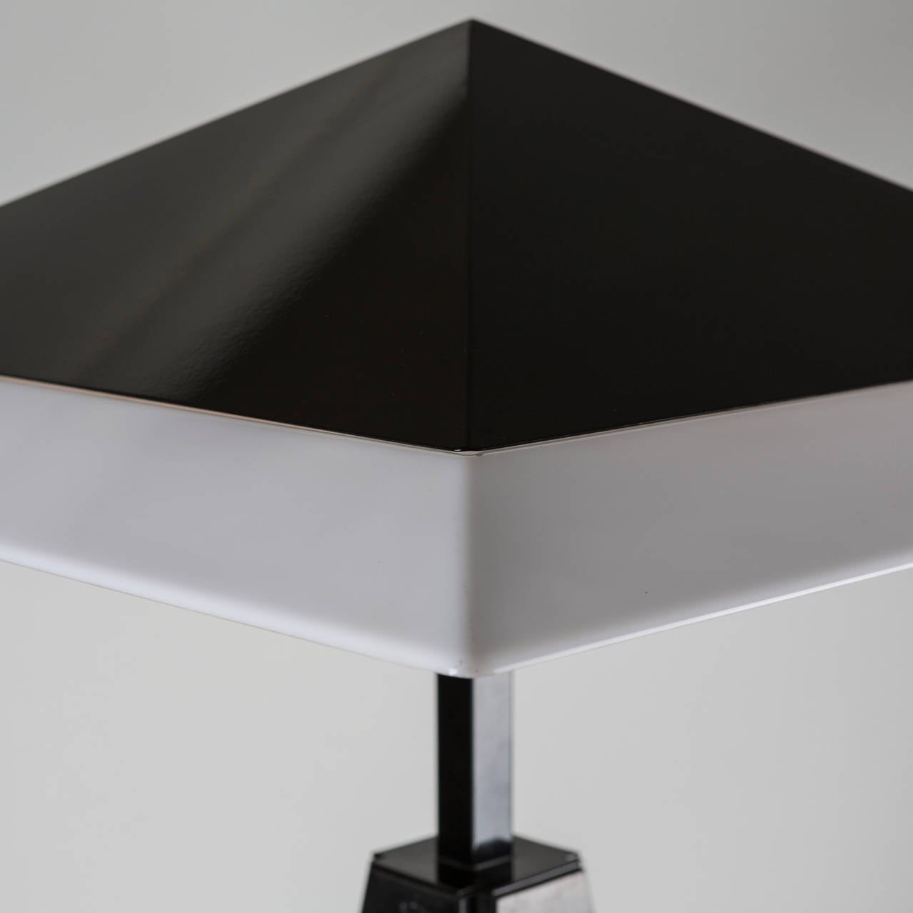 Lampe de table surdimensionnée 