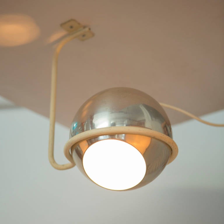 Italiano Set di due lampade da soffitto in metallo di Gino Sarfatti for Arteluce, Italia, anni '60 in vendita