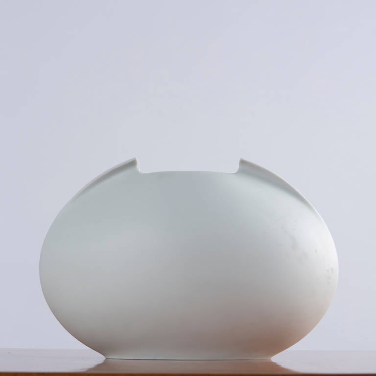 Énorme vase en porcelaine 