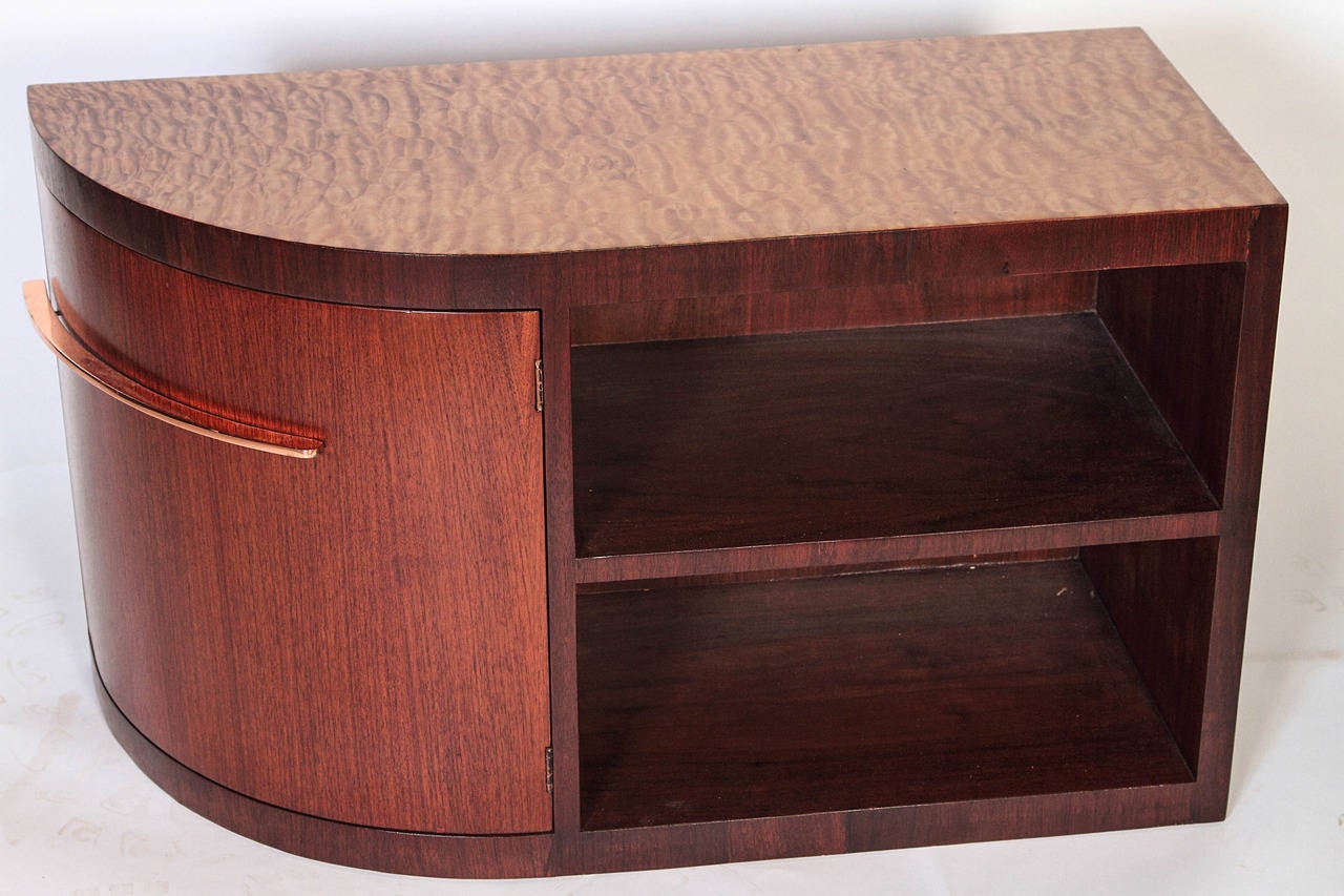Pair of Streamline Art Deco Machine Age End Tables in Manner of Donald Deskey For Sale 3