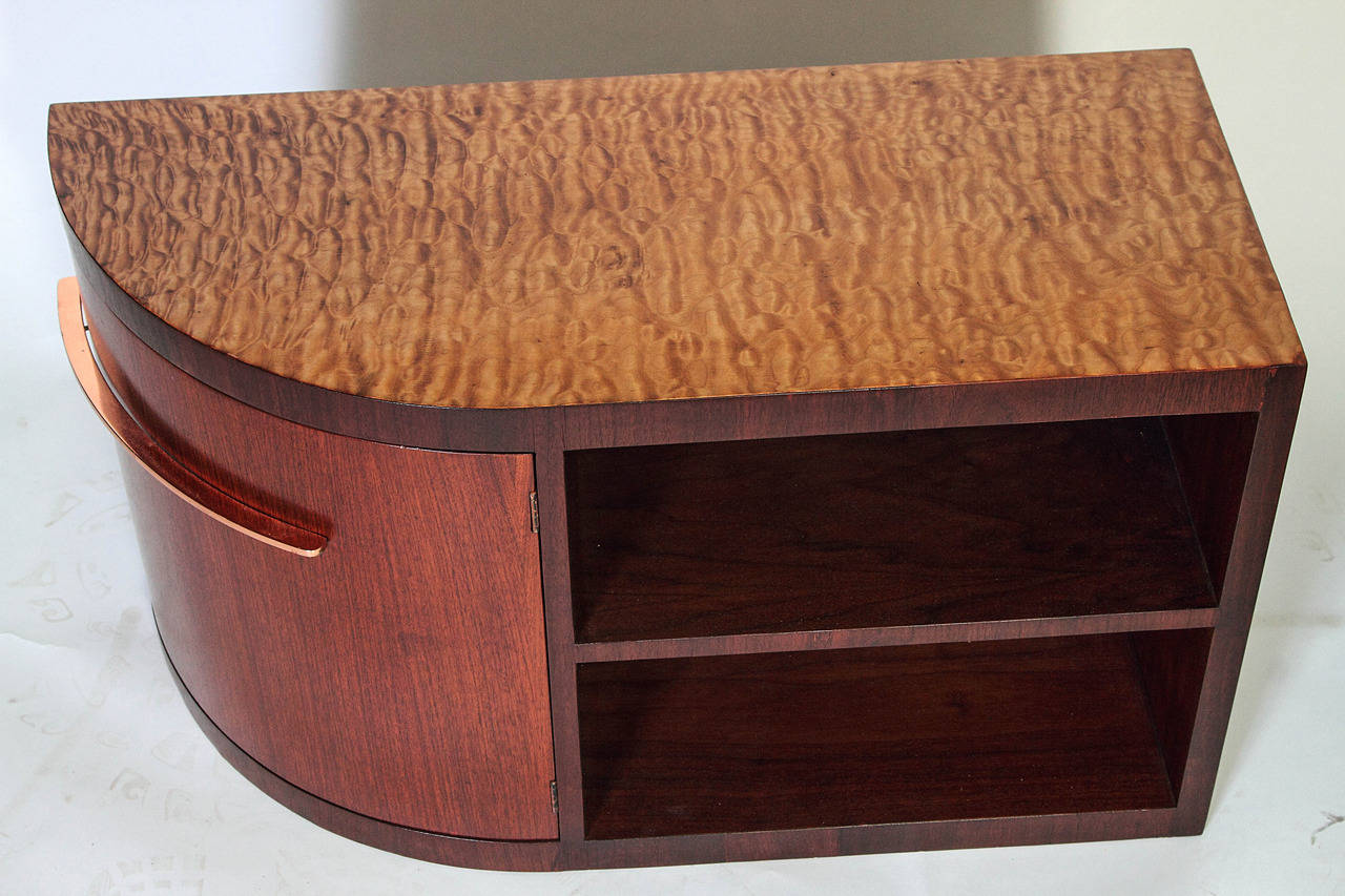 American Pair of Streamline Art Deco Machine Age End Tables in Manner of Donald Deskey For Sale