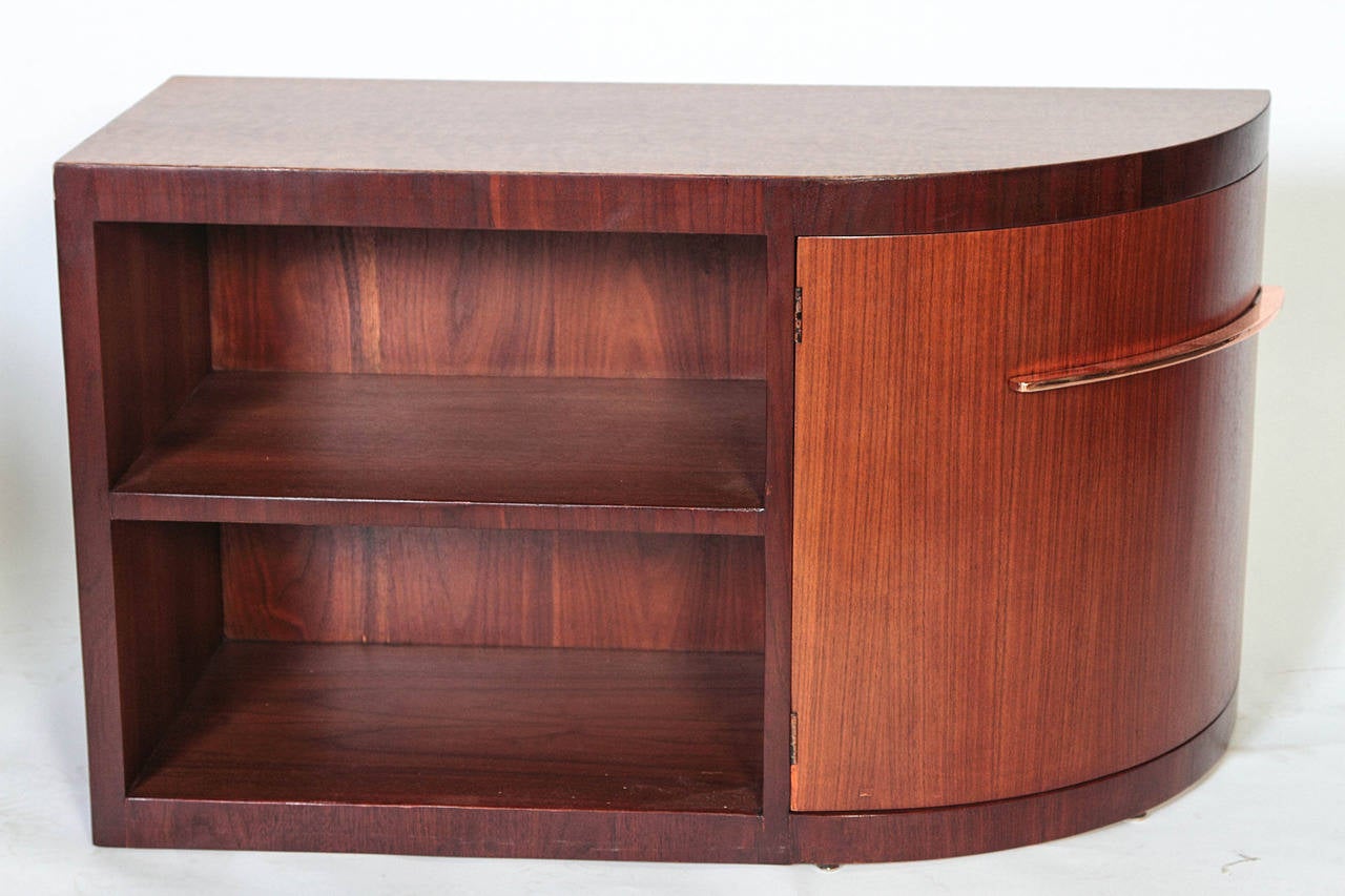 Pair of Streamline Art Deco Machine Age End Tables in Manner of Donald Deskey For Sale 4