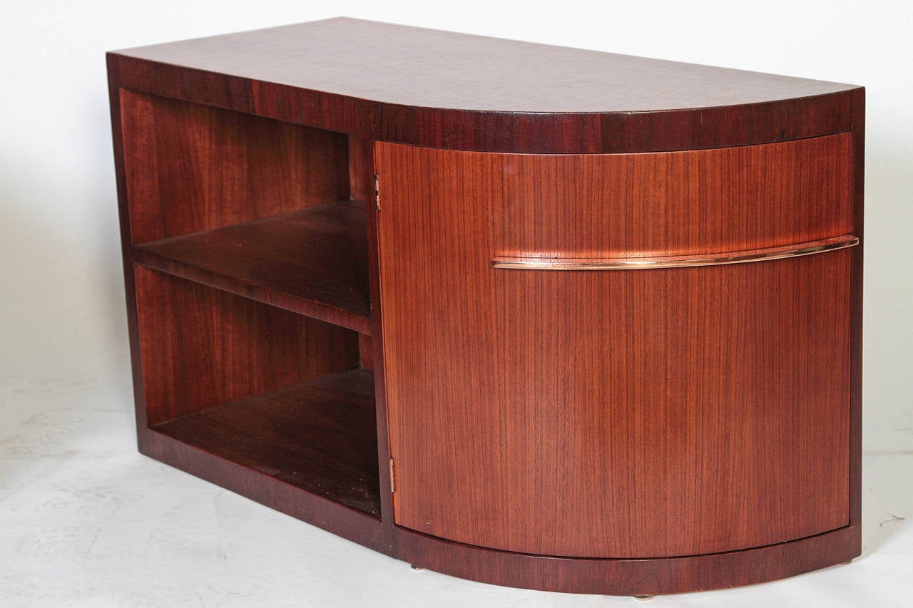 Pair of Streamline Art Deco Machine Age End Tables in Manner of Donald Deskey For Sale 1