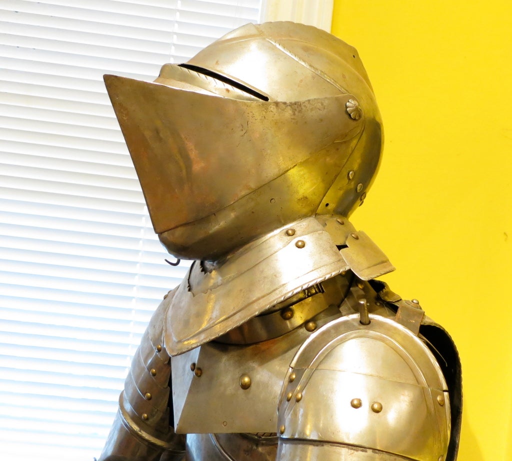 Complete European Suit of Armor For Sale at 1stDibs