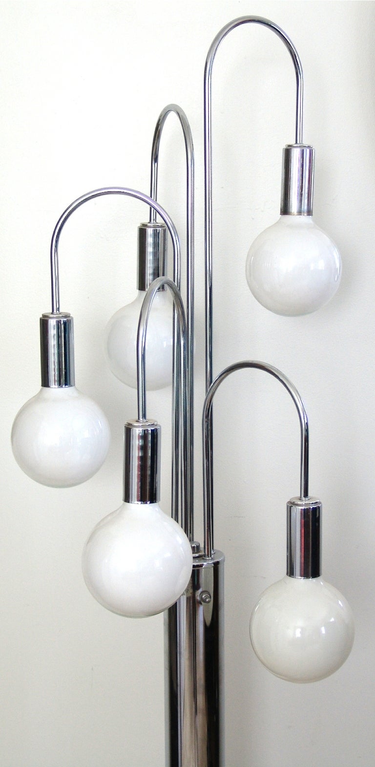 Mid-Century Modern Chrome Floor Spider Lampe (Moderne der Mitte des Jahrhunderts) im Angebot