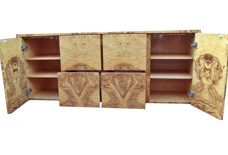 Milo Baughman Modern Burl Wood Credenza Cabinet In Good Condition In Wayne, NJ