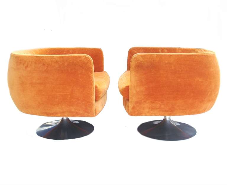 Pair of Tulip Base Lounge Chairs by Craft Associates with polished aluminum bases