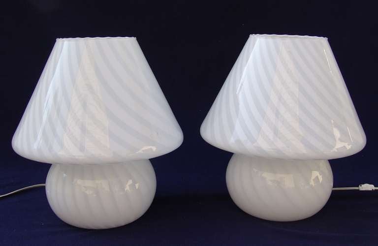 Hollywood Regency Pair of White Swirl Art Glass Vistosi Murano Table Lamps