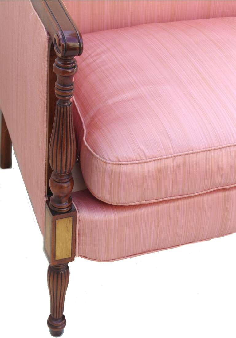 Elegant Vintage Hollywood Regency Sheraton Sofa In Excellent Condition In Wayne, NJ