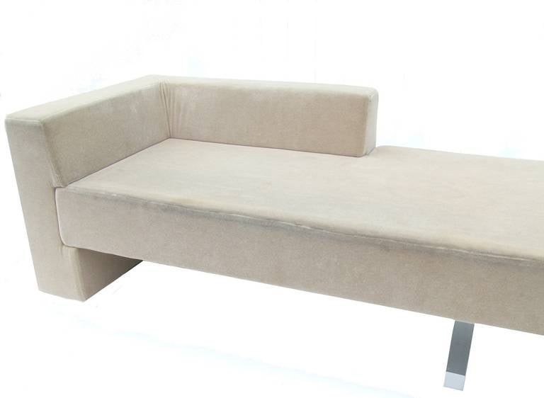 Vladimir Kagan Sofa Omnibus Chaise Lounge for Gucci In Good Condition In Wayne, NJ