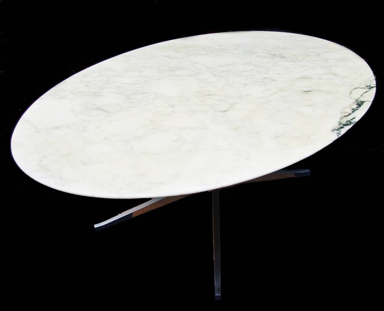 Florence Knoll Marble-Top Oval Dining Table Desk In Good Condition In Wayne, NJ