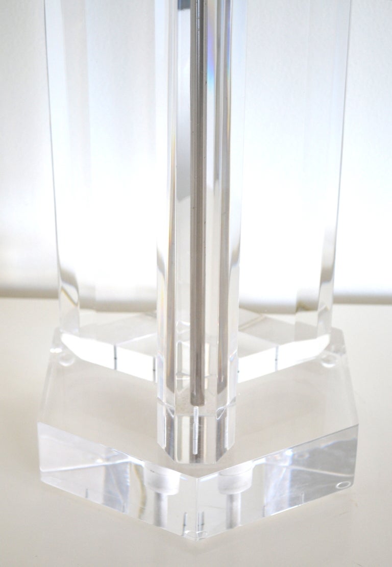 Stunning Geometric Form Lucite Lamp In Excellent Condition In West Palm Beach, FL
