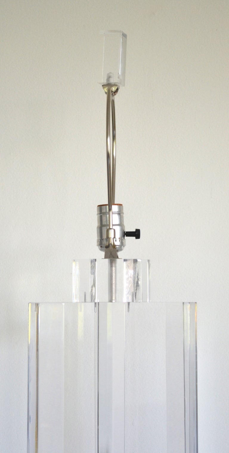 Mid-20th Century Stunning Geometric Form Lucite Lamp