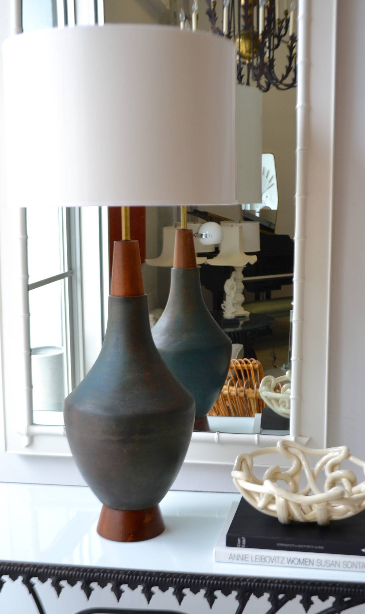 Mid-Century Modern Ceramic Table Lamp 2