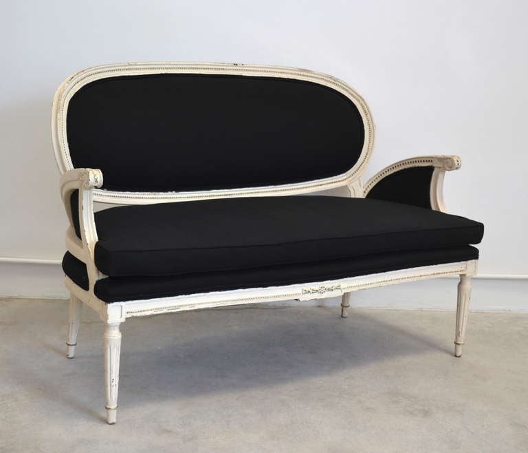 White Painted French Settee / Center Hall Bench