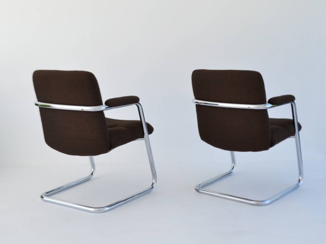 Chrome Pair of Mid-Century Lounge Chairs