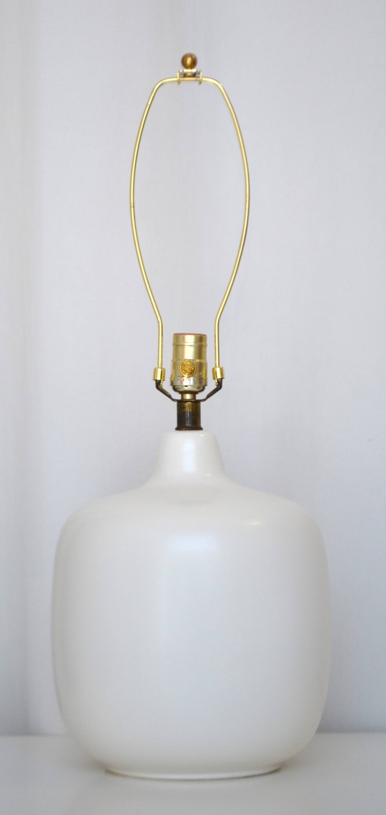 American Mid-Century Modern White Glazed Ceramic Table Lamp