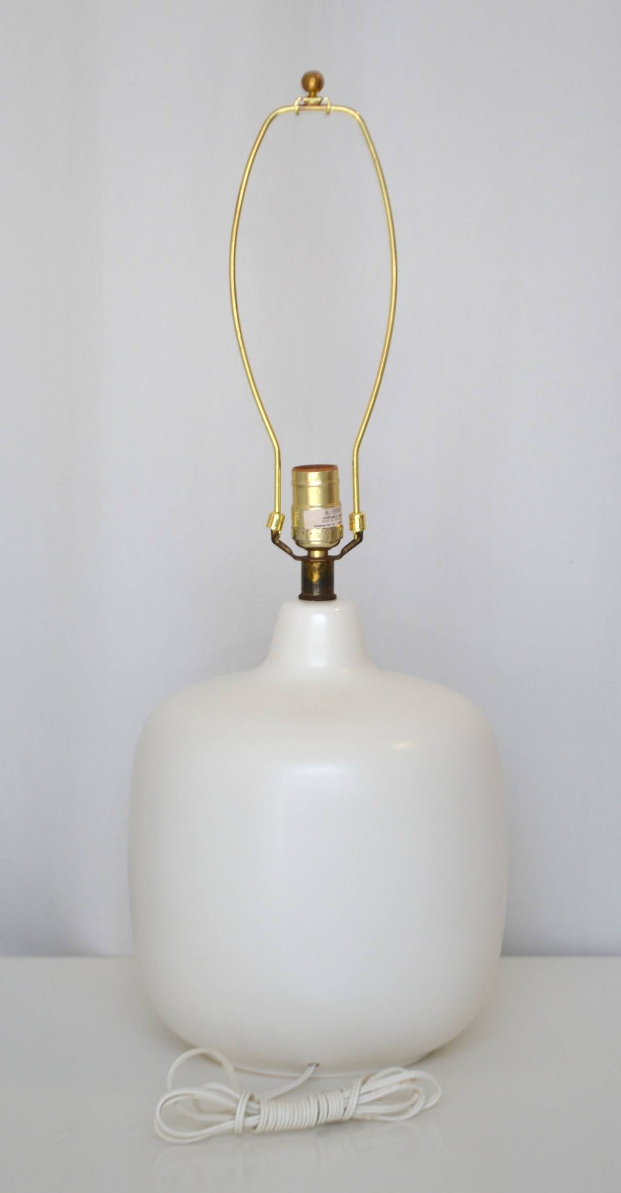 Mid-Century Modern White Glazed Ceramic Table Lamp 1